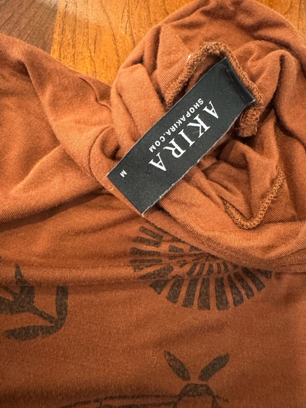 Hand Printed | AKIRA Rust Brown Long Sleeve Graphic Turtleneck Crop Top | Size M - Picture 5 of 7